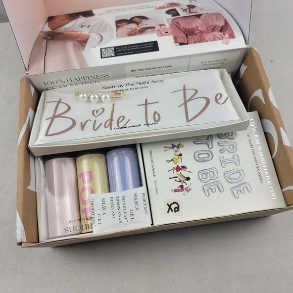 NWT Bachelorette Party in a box! Veil, balloons, straws, photo props, sash - Picture 3 of 3